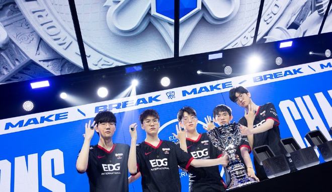 衣袖越位 衣袖越位